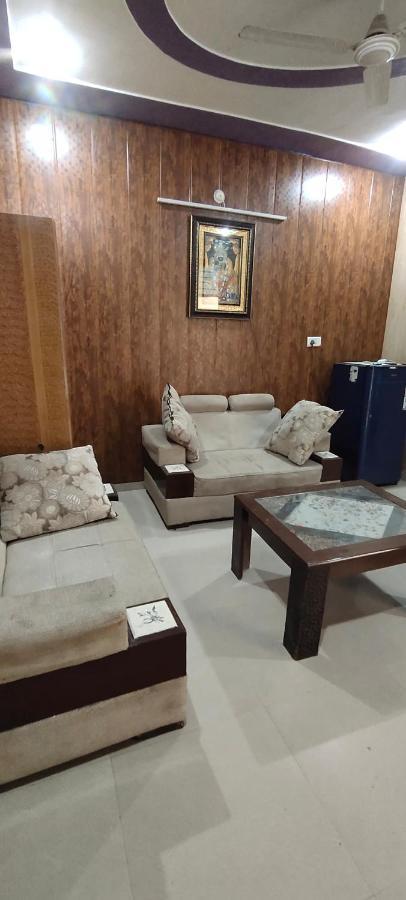 Radha Madhav Apartment Vrindavan Exterior photo